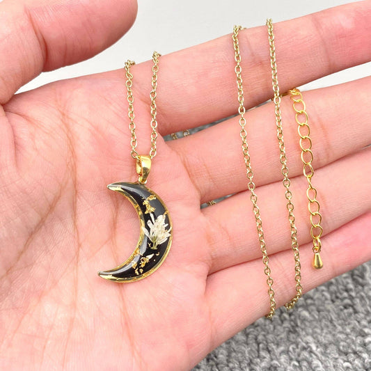 Dried Flower Black Moon Necklace